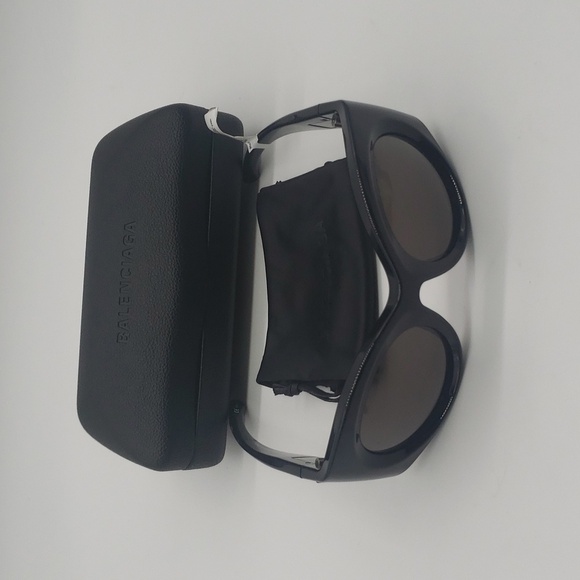 712- Balenciaga Women's Sunglasses Accessories NWT - Picture 1 of 9